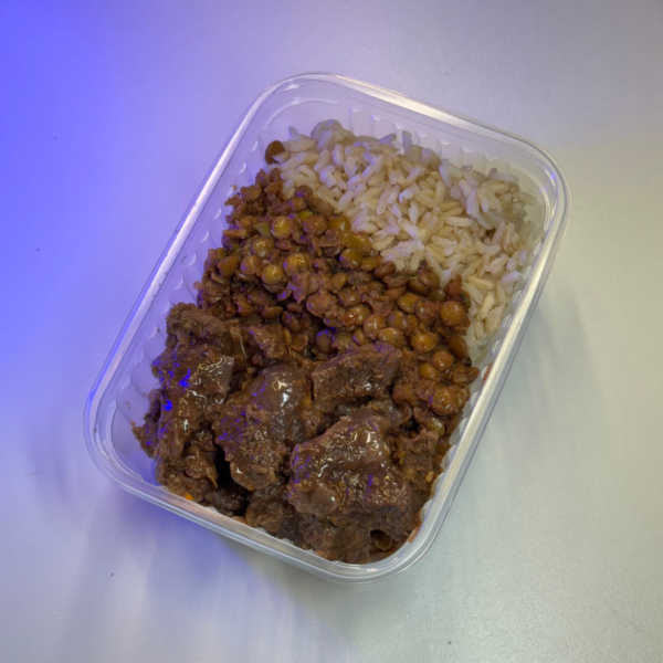 Carne de panela em cubos com arroz integral e lentilha (T17)