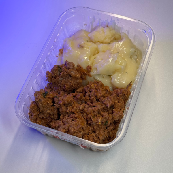 Carne moída com purê de batata inglesa (T16)