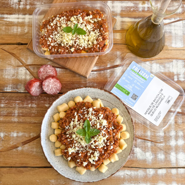 Nhoque de batata ao molho de ragú de linguiça com cerveja preta e queijo (G6) - Image 3