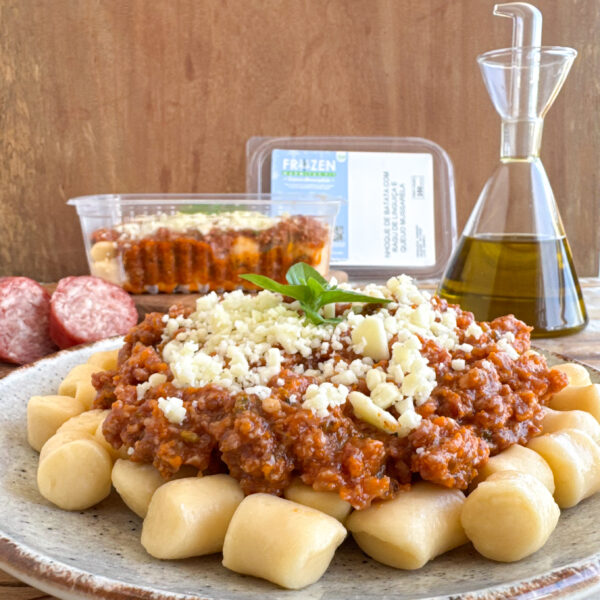 Nhoque de batata ao molho de ragú de linguiça com cerveja preta e queijo (G6) - Image 2