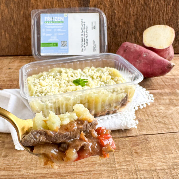 Escondidinho de batata doce com picadinho de carne e queijo mussarela (GF25)