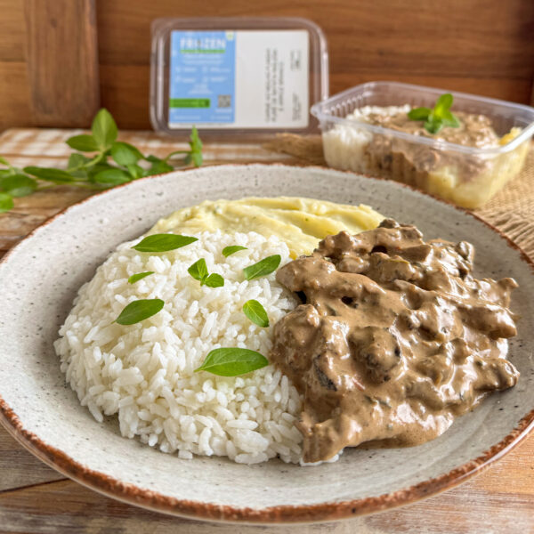 Carne ao molho funghi e gorgonzola com purê de batata inglesa e arroz branco (G16) - Image 3