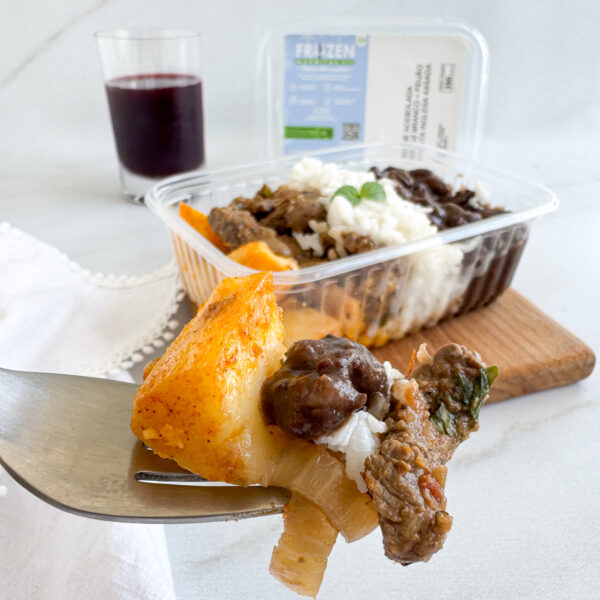 PF Frozen Carne acebolada, Arroz branco, Feijão e batata inglesa assada (GF26) - Image 2