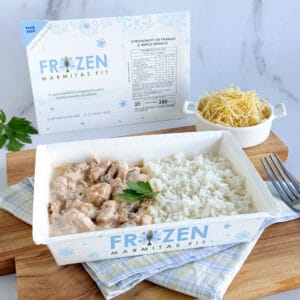 GF03 - Strogonoff de frango com arroz branco