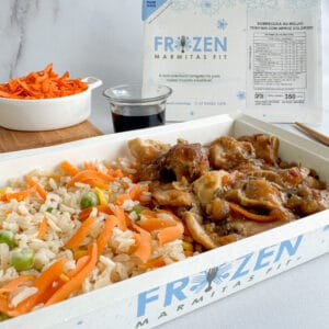 GF28 - Sobrecoxa ao molho teriyaki com arroz colorido