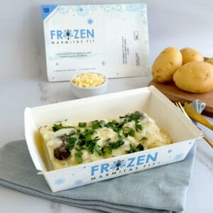 G19 - Almôndegas ao molho branco com purê de batata inglesa e queijo