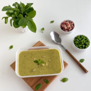 S26 - Creme de ervilha com bacon e cogumelos salteados