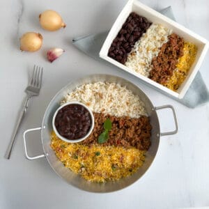 GF35 - PF Frozen Carne moída acebolada, arroz alho e óleo, feijão preto e farofa de bacon